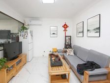 双南大两房,厨卫朝北,一梯两户,周边市场公交很便利,精品小区