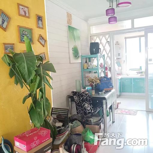  �����ס�ɾ�������ױ�С���Լ��ܱ߳��������ڷ�����ӭ�绰���� 