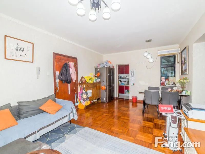 海连大厦精装2房出售