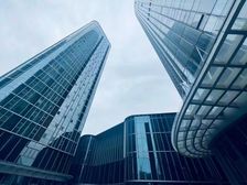 11000元汉峪金谷!经十路地铁口 270度观景甲级写字楼
