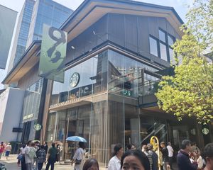 太古里独栋,年收60万,星巴克承租26米展示面,产权清晰。