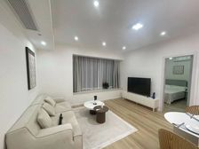 万体馆边上,好房介绍,房东急售,单价低,精装修电梯大两房 !