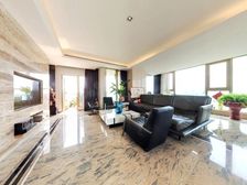 麓湖生态城云树电梯直接入户,正看别墅区及公园 此价带两个车