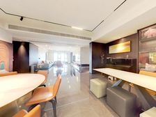 绿地锦天府 5室2厅4卫 精装修 1260万元