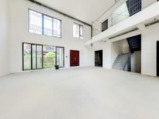 三环内 地下挑高6米,地上三层,地面有花园,屋顶有露台