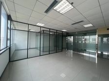 浑南软件园 地铁口步行3 带两组隔断 免费会议室