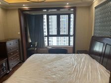 绿地外滩公馆 真房真价!装修好 通透4房 双阳台 师 大