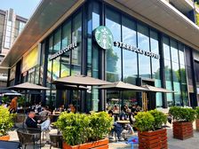 京西大悦城丶年租金30万品牌租户承租丶6年租期个人能买可自用