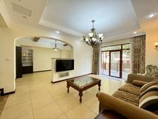 狮山CBD 名城花园 一二楼叠加别墅 带朝南大花园 房主急