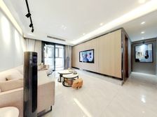 绿地国际金融城二期 3室2厅 131.32平 精装修次新小区