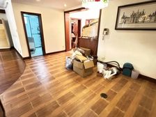 出国急售 40vv装修全送 附带产权车位 南北通透 黄金楼层