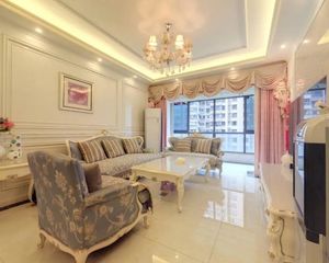 保利金香槟 3室1厅 东北