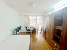 三楼大1房一厅可改两房价格可谈满五业主出国急售