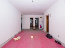 大飞机户型三房,地、铁800米,商、场300米