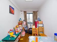 小区中间位置,电梯中层,南北通透