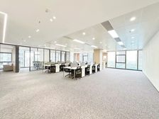 十里店地铁口!新盘新装修!4隔间30工位超高利用率丨面积可选