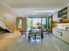 依山云语 下叠 别墅 赠送大 花园大 可 托 管 成熟配套