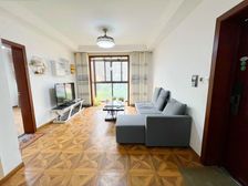 常发香城湾花园苑 3室2厅1卫 精装修 165万元