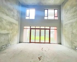 新上 成外旁 保利清水联排 南北通透 一楼带花园顶楼送露台