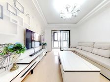 近地铁11号线 凯德大三房房屋保养好 随时可看房