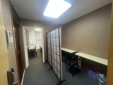 海淀中关村南大街数码银座92平月租一万多人民大学站C口