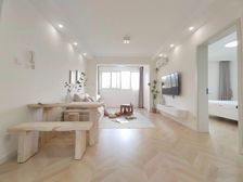 电梯中高层+南北通透+不靠路+税费少