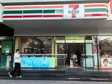 年租金42万!大开间,西湖景区边便利店在营业,房东出国急售