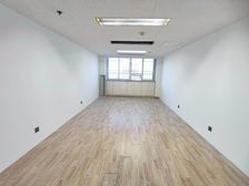 地铁口 45平 租金低 可注册 带空调