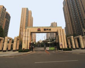 朝阳北苑中铁,新出特价房,双地铁,户型方正,税少,配套齐全