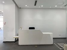 国贸商圈 汉威大厦 精装带家具 正对电梯 拎包入住 交通便利