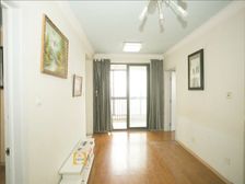 前滩南 次新房 8号线芦恒路站 周边配套成熟 带车位 全明