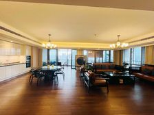 于重庆极核C位丶宴八方来客丶正看两江交汇丶两江四岸名片