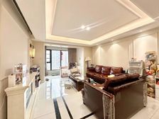 空中别墅!保养如新!正朝南大复式!视野采光好! 位置安静!