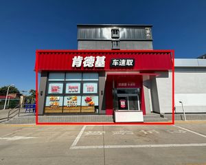 纯一层 临近小区口 门前公交站 距地铁口200米 停车位充足