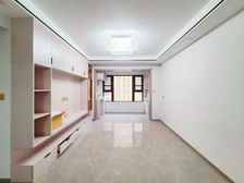 2022年次新房!三环边新装修三房!户型方正,采光通风好!