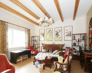 优选√房山提香草堂联排中间户4室3卫,南客厅,满五年,急售