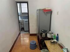 双钢路小区 未用位置好出入方便 总价低业主急卖 看房方便