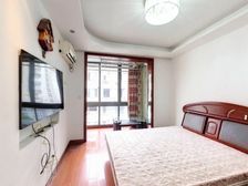 嘉善路地铁口!低于市场价60W!电梯已装好使用,正看小区花园