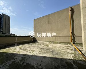 新上霍小!带超大露台!精装修从未住过!随时看房!价可大刀