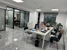 特价!房东直租带家具会展中心大厦125平精装修地铁口可注册