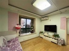 精装修一房,出门开放公园,中间楼层,满五少数