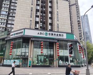 市一医院地铁口!租金220平(农业银行)房东急出手 价格可谈