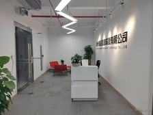 地铁口精装修3加2户型拎包入住