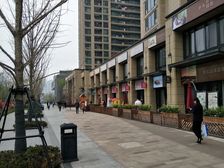 花木大面积可以分割一半,超低租金,适合餐饮,娱乐等行