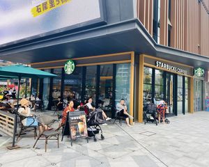 开发商直售,转角口岸(星巴克)年租20万,看得见的人气