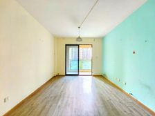 18年次新房,大套四,朝南对中庭,客厅带大阳台,位置安静