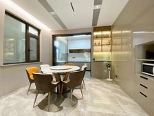 九溪墅三期 下叠加别墅 带双车位 全新精装 着急出售289万