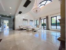 全新欧式城堡,花园千平双面环水,徐泾的西郊庄园