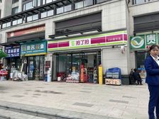 中铁阅山湖临街旺铺出售 面积48平 总价99.8万