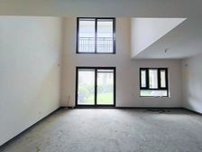 中南樾府 下叠东边户 三开间院子193万急售